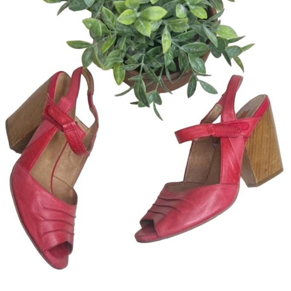 MIZ MOOZ Women's 8.5 Mambo Stacked Heel Sandal Shoes Red Leather Ankle Strap